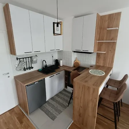 Eight - Apartment *
