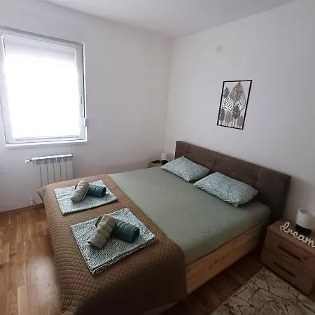 Eight - Apartment *