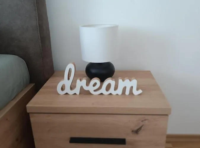 Eight - * Пирот